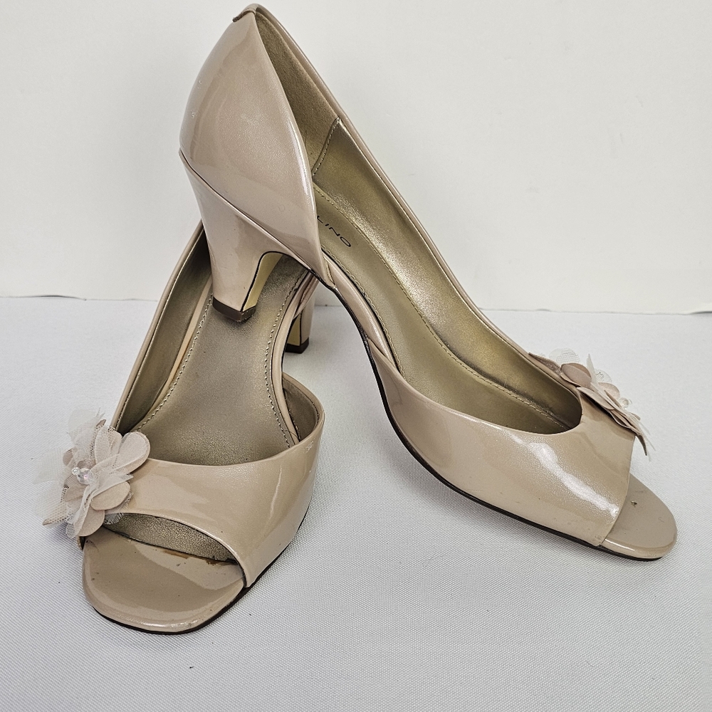 Bandolino Beige Peep Toe Heels with Floral Detail